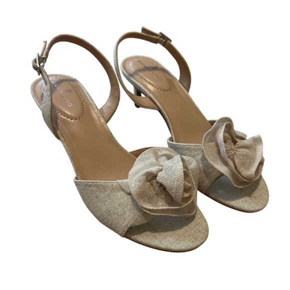 Bandolino Miller Women's Pump Beige Flower Open Toe Sling Back Size 9 M - Picture 1 of 7